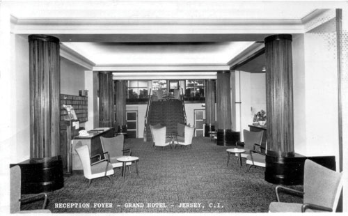 Grand  ?snapshots in time?