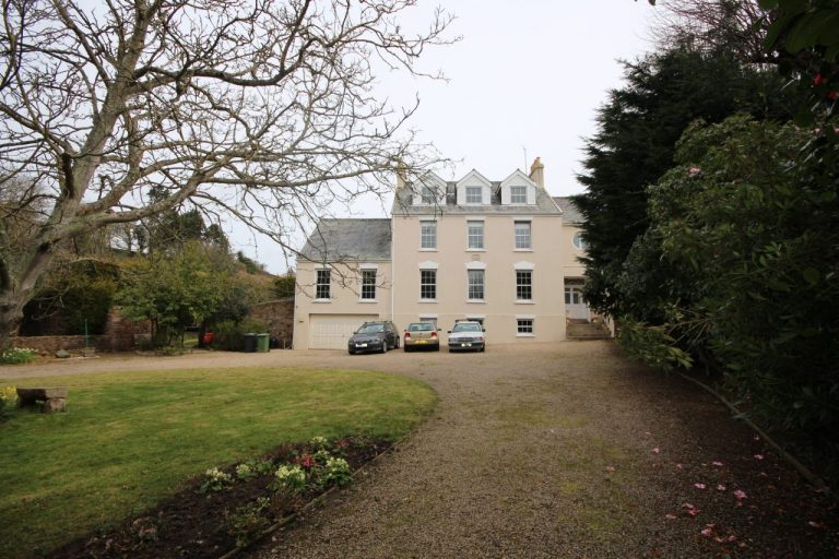 Georgian Gem